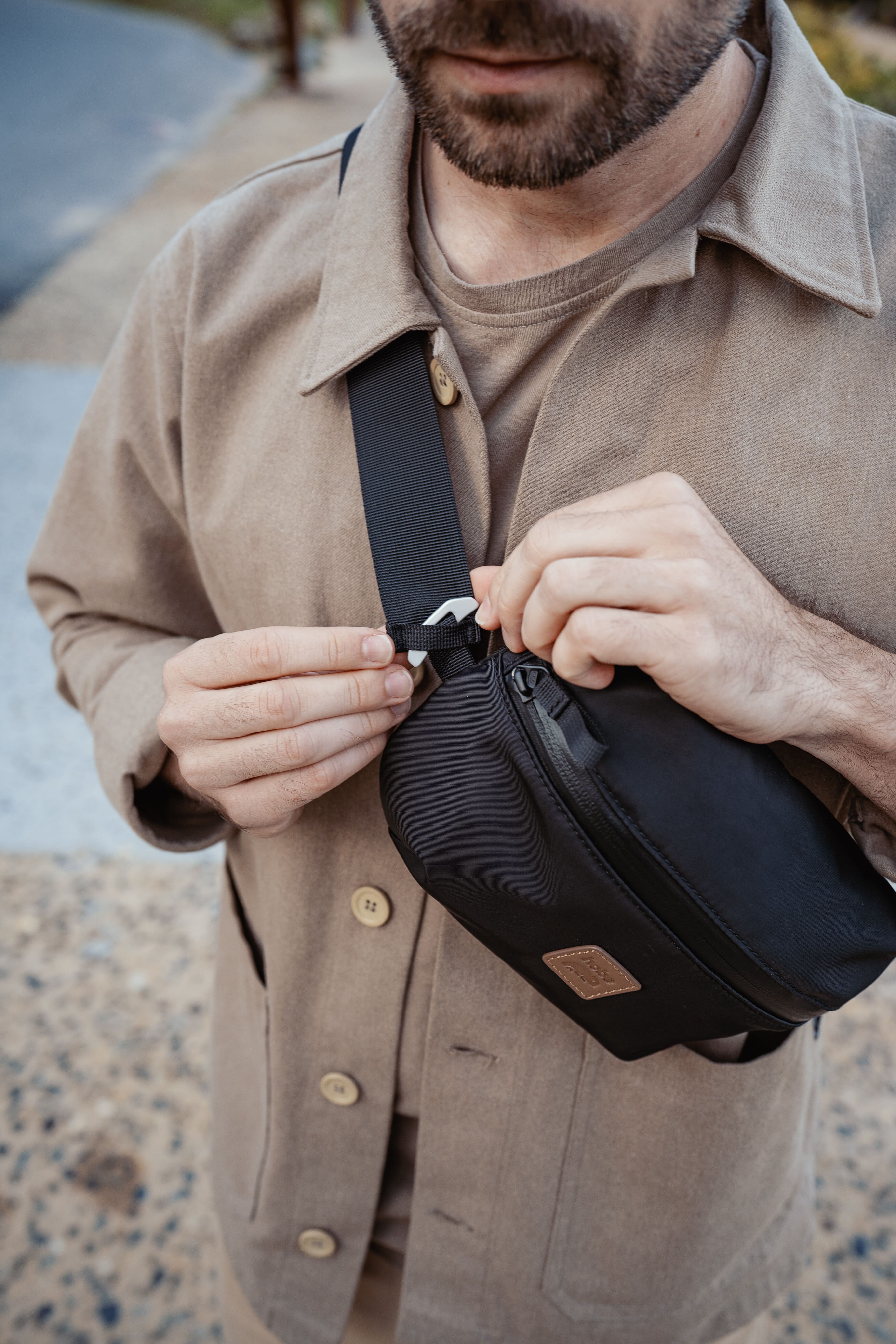 Sac banane homme recyclé accroche sangles amovibles face hobe explore